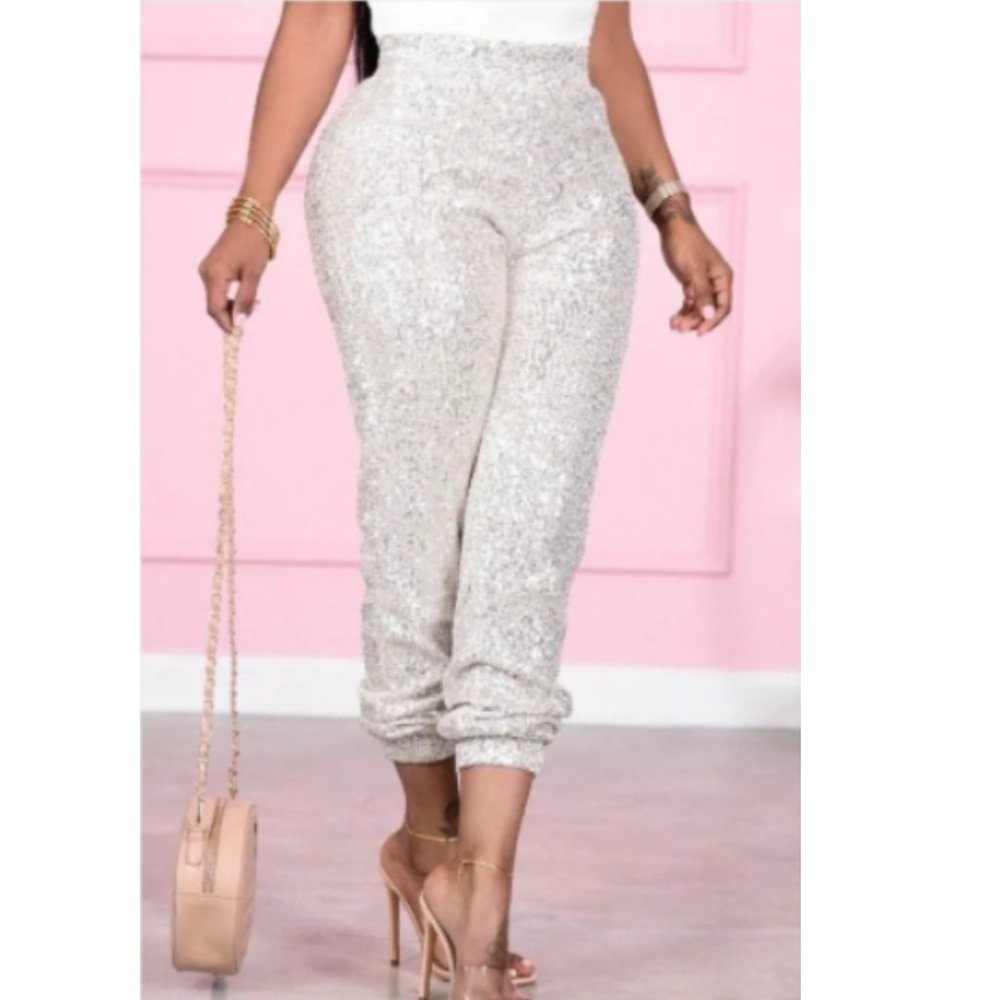 NWT Silver Sequin Stretchy Pull on Diamond Joggers